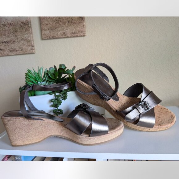Young Spirit, Metallic Platform Sandals | Made in Germany | Size 40 (US 9-9.5) - Picture 1 of 8